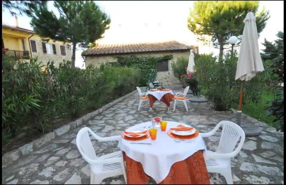 Agriturismo La Ginestrella Civitella D'Arna Zewnętrze zdjęcie