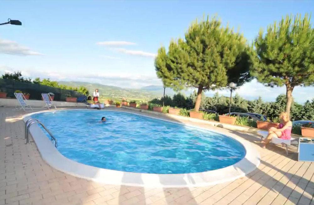 Agriturismo La Ginestrella Civitella D'Arna Zewnętrze zdjęcie